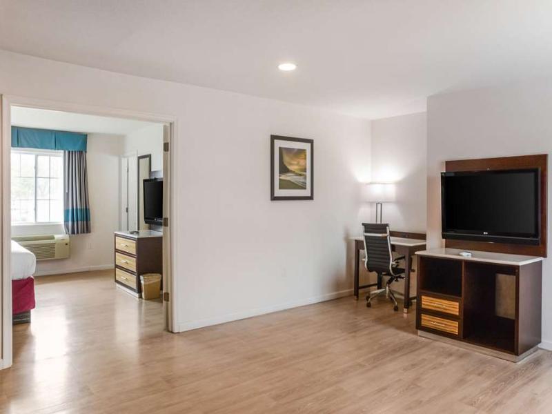 Rodeway inn milford image