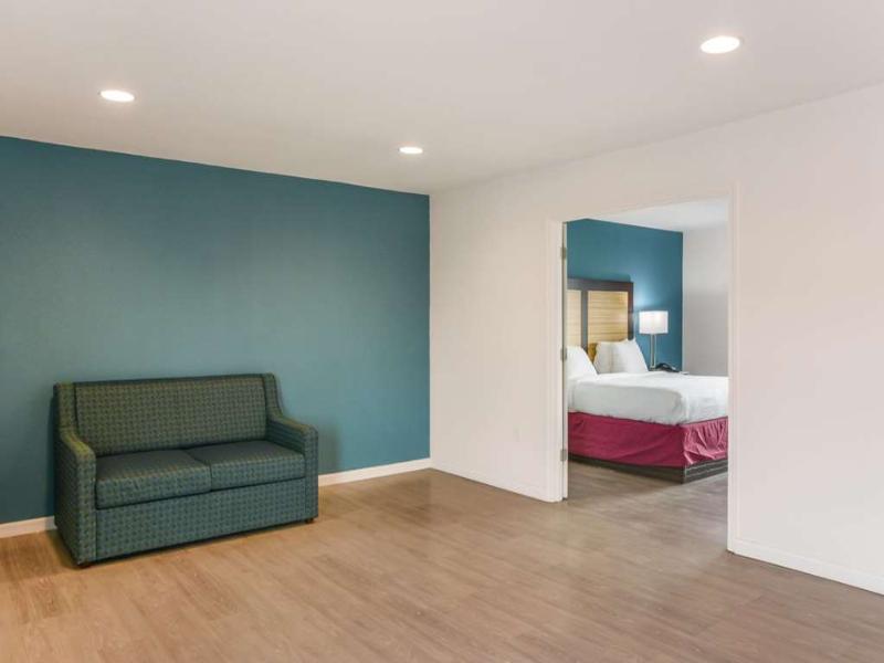 Rodeway inn milford image