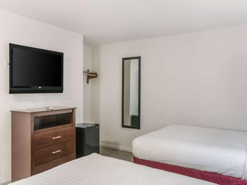 Rodeway inn milford image