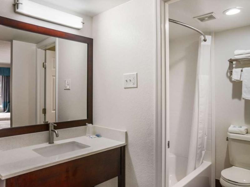Rodeway inn milford image