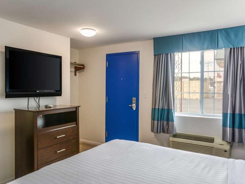 Rodeway inn milford image