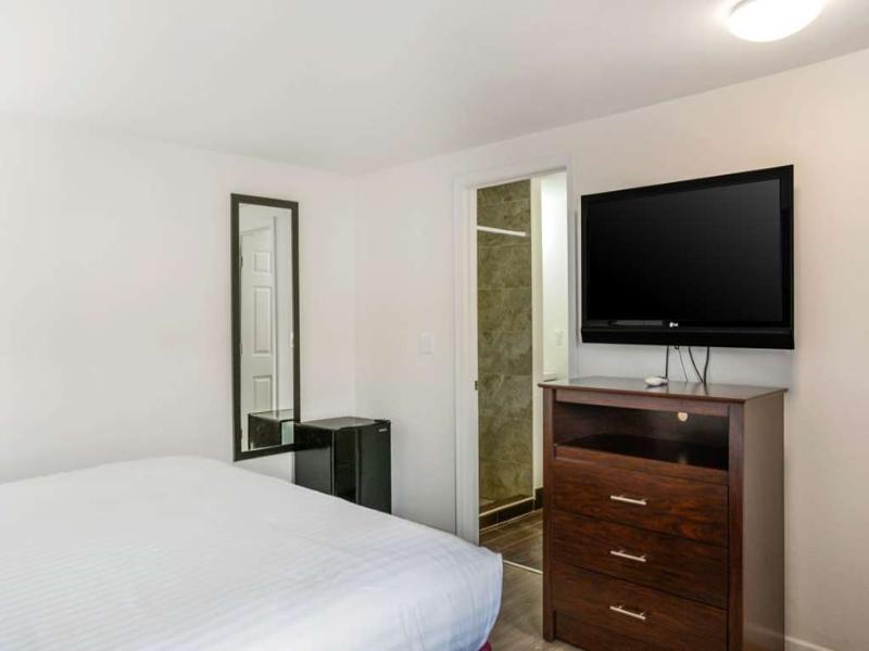 Rodeway inn milford image