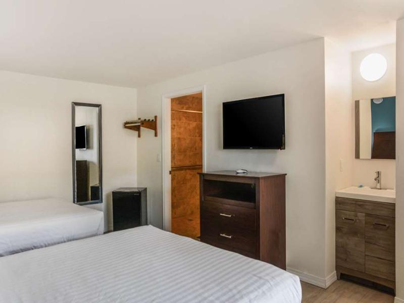 Rodeway inn milford image
