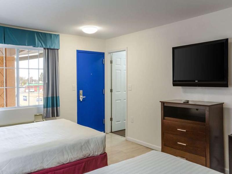Rodeway inn milford image