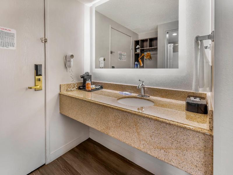 Quality Inn & Suites Raleigh Durham Airport image