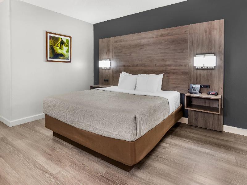 Quality Inn & Suites Raleigh Durham Airport image