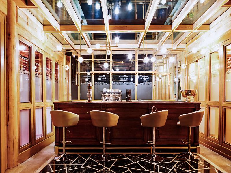 Cours Et Pavillons Hotel image