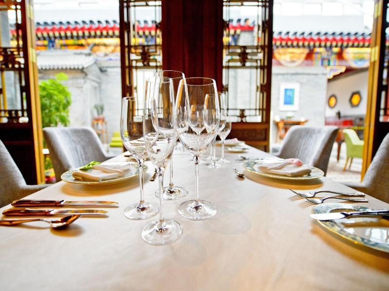 Cours Et Pavillons Hotel image