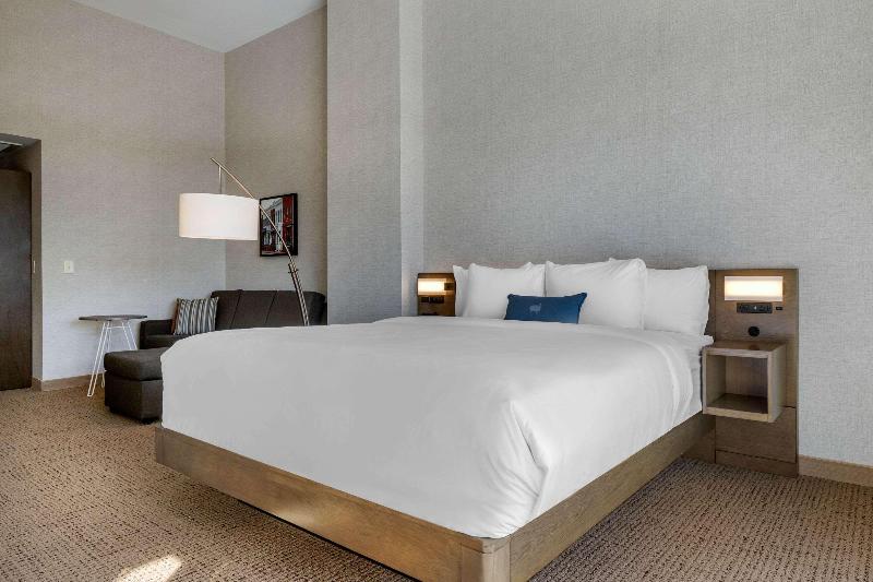 Cambria Hotel West Orange image