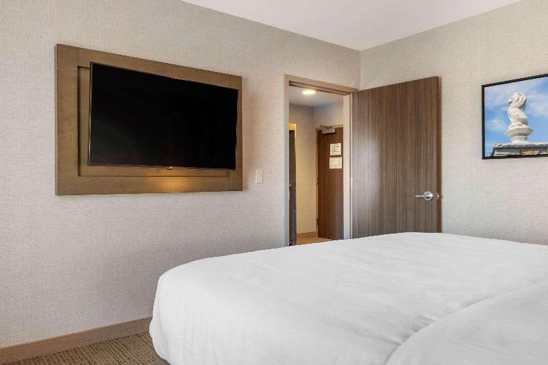 Cambria Hotel West Orange image