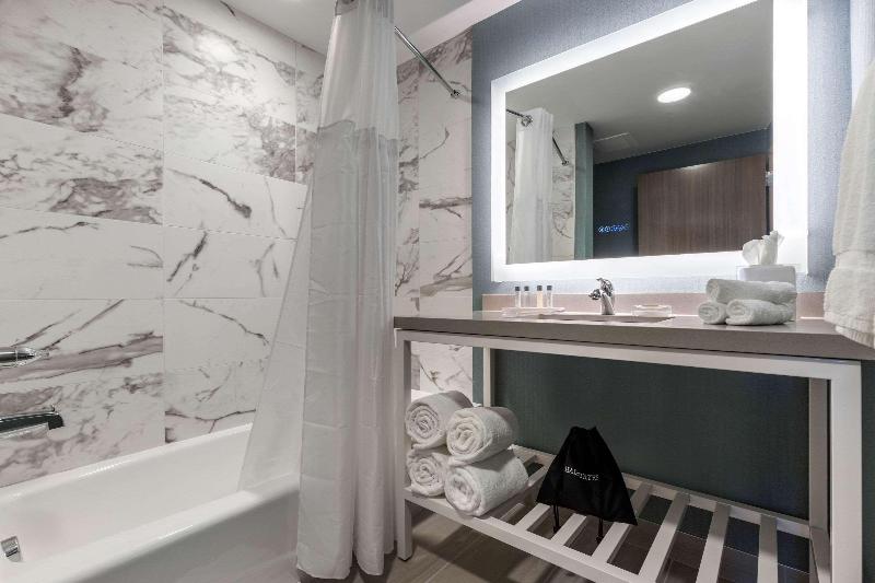 Cambria Hotel West Orange image