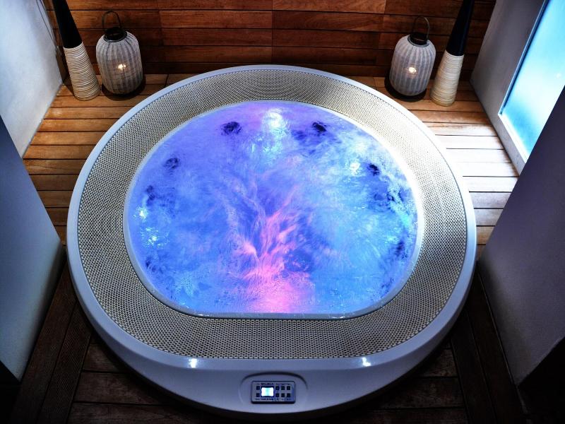 Touring Wellness & Beauty image