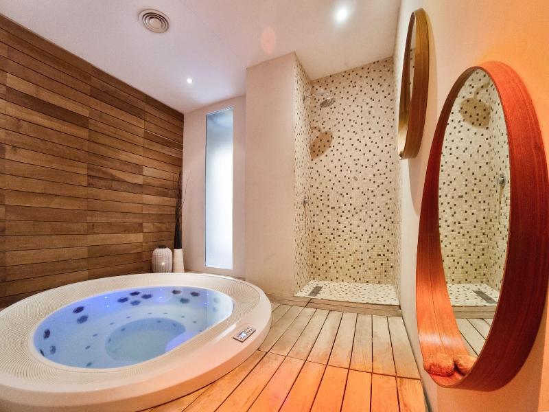 Touring Wellness & Beauty image