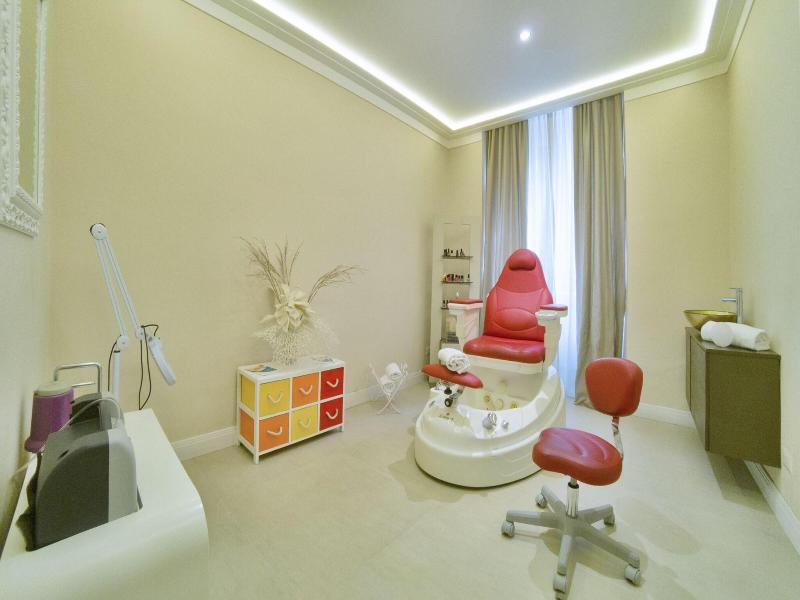 Touring Wellness & Beauty image