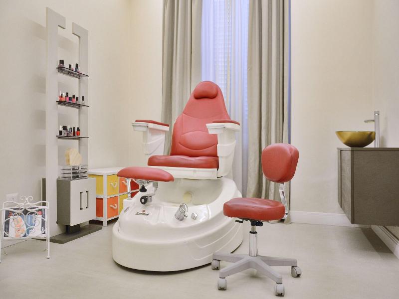Touring Wellness & Beauty image