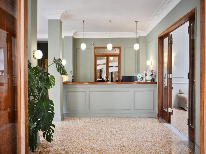 Touring Wellness & Beauty image