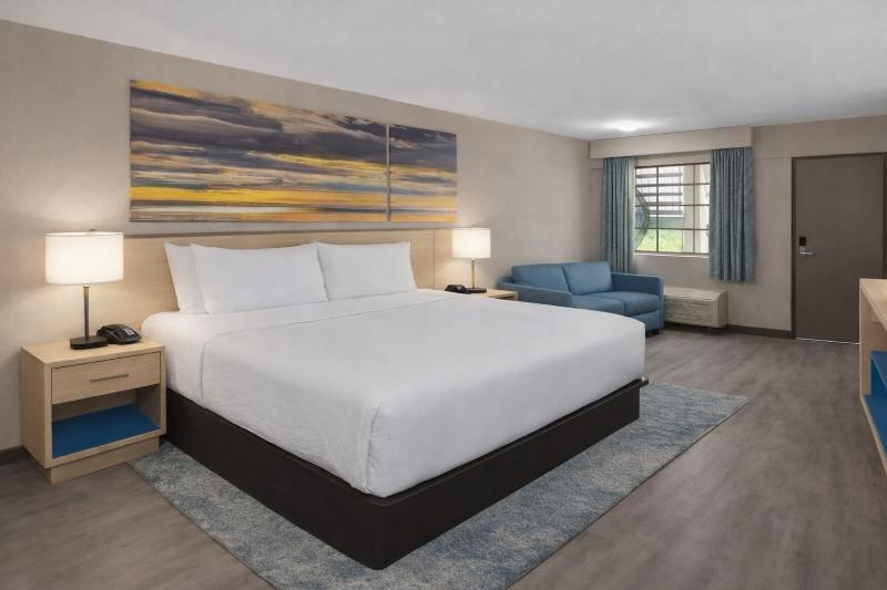 The Barefoot Hotel, a by the Sea Resorts image