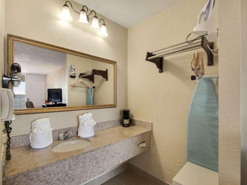 The Barefoot Hotel, a by the Sea Resorts image