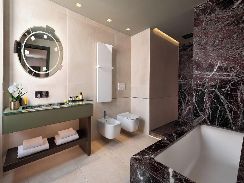 The Pantheon Iconic Rome Hotel image