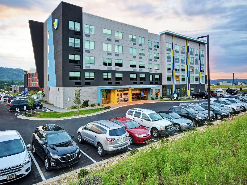Tru by Hilton Pigeon Forge image