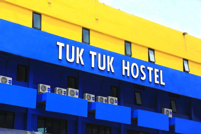 Tuk Tuk Hostel by ZUZU