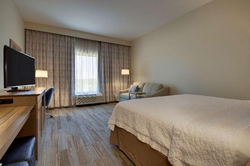 Hampton Inn Sneads Ferry - North Topsail image
