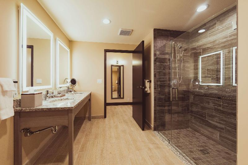 Tailwater Lodge Altmar Tapestry Collection Hilton image