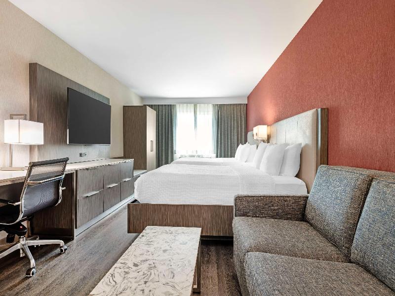 Bw Plus Temecula Wine Country Hotel & Suites image
