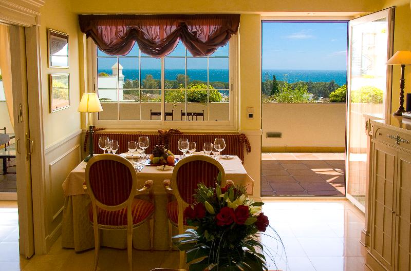 Livescape Guadalpin Apartments