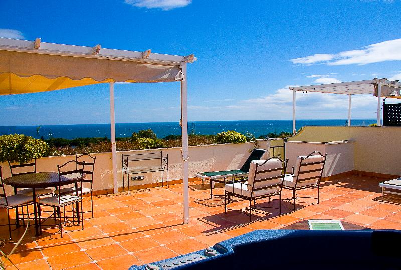 Livescape Guadalpin Apartments