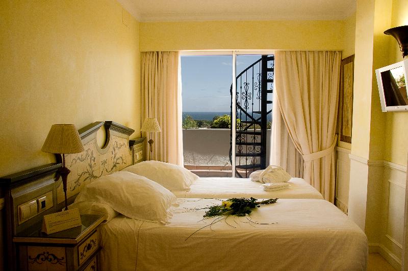 Livescape Guadalpin Apartments