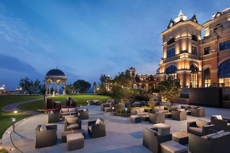 Hilton Dalian Golden Pebble Beach Resort image