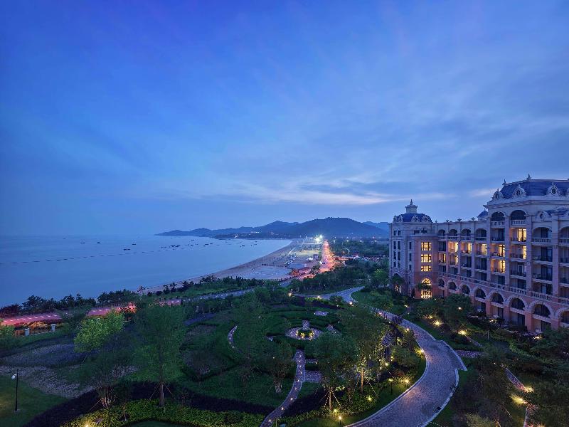 Hilton Dalian Golden Pebble Beach Resort image