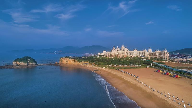 Hilton Dalian Golden Pebble Beach Resort image