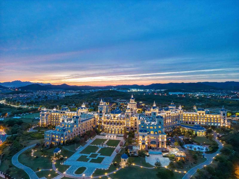 Hilton Dalian Golden Pebble Beach Resort image