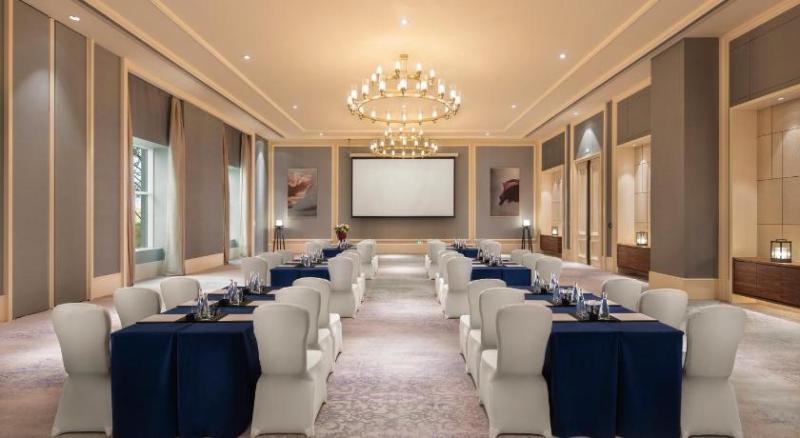 Hilton Dalian Golden Pebble Beach Resort image