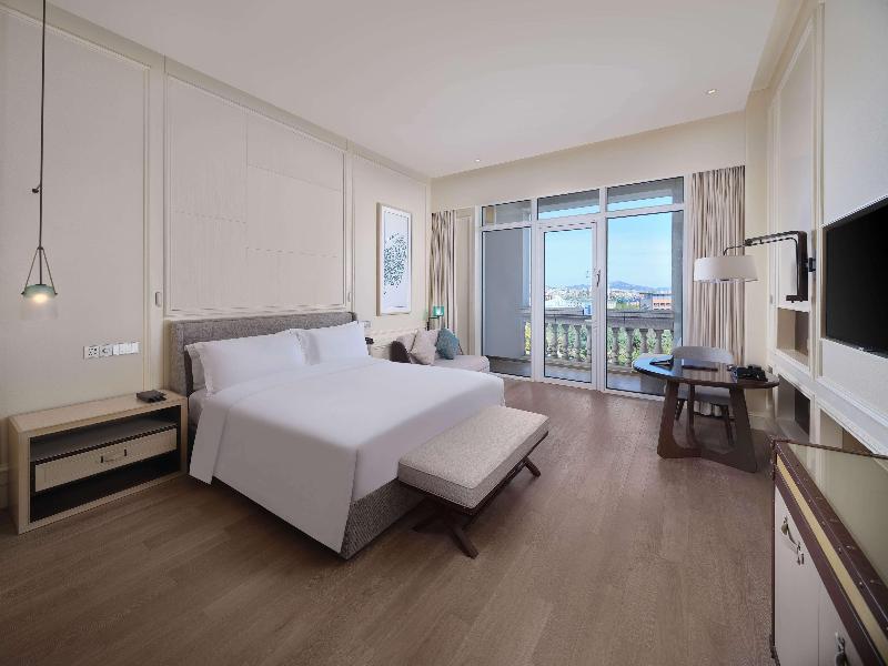 Hilton Dalian Golden Pebble Beach Resort image