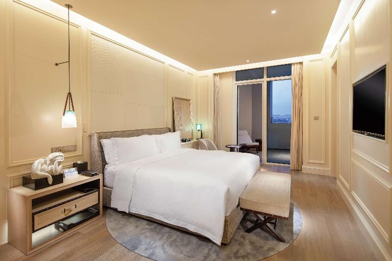 Hilton Dalian Golden Pebble Beach Resort image