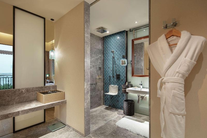 Hilton Dalian Golden Pebble Beach Resort image