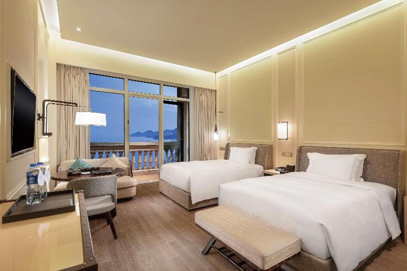 Hilton Dalian Golden Pebble Beach Resort image