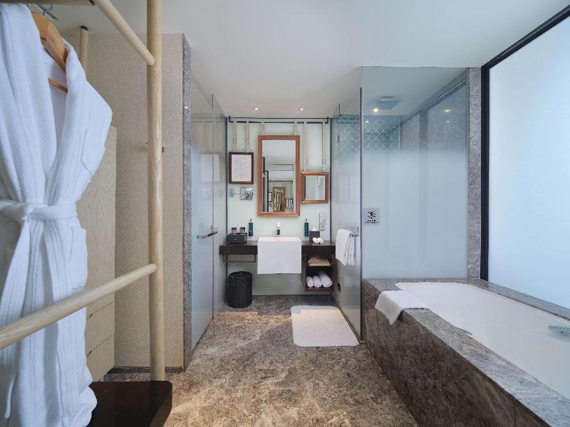 Hilton Dalian Golden Pebble Beach Resort image