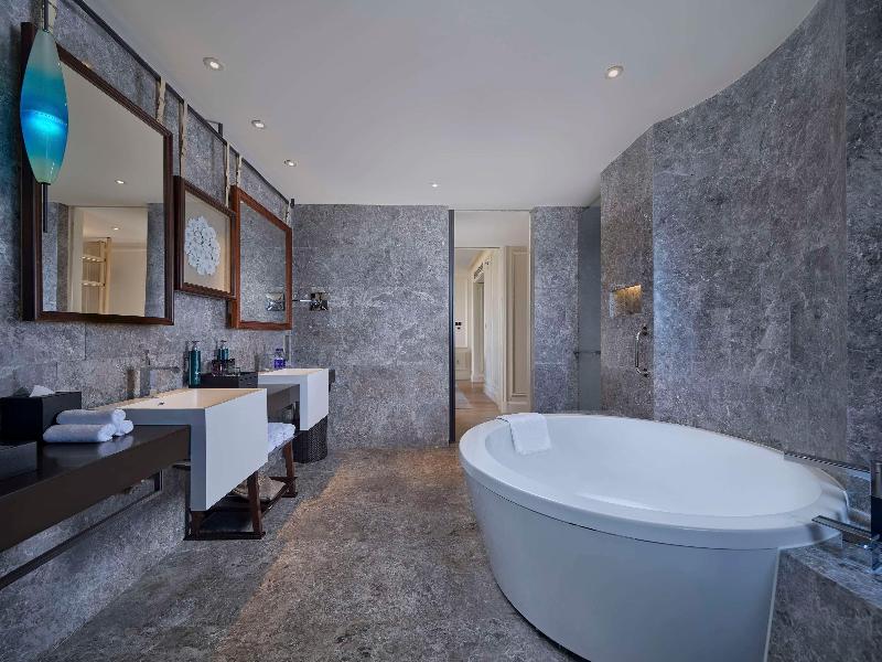 Hilton Dalian Golden Pebble Beach Resort image