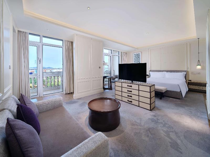 Hilton Dalian Golden Pebble Beach Resort image