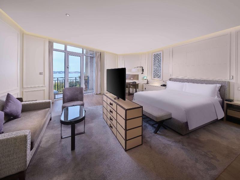 Hilton Dalian Golden Pebble Beach Resort image