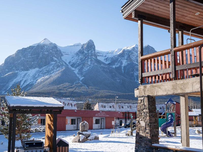 Rocky Mountain Ski Lodge image