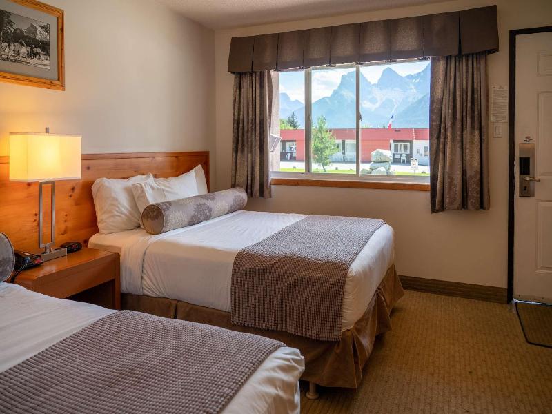 Rocky Mountain Ski Lodge image
