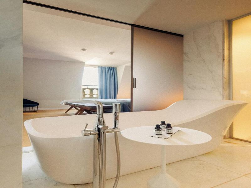 Lasala Plaza Hotel - Adults Only image