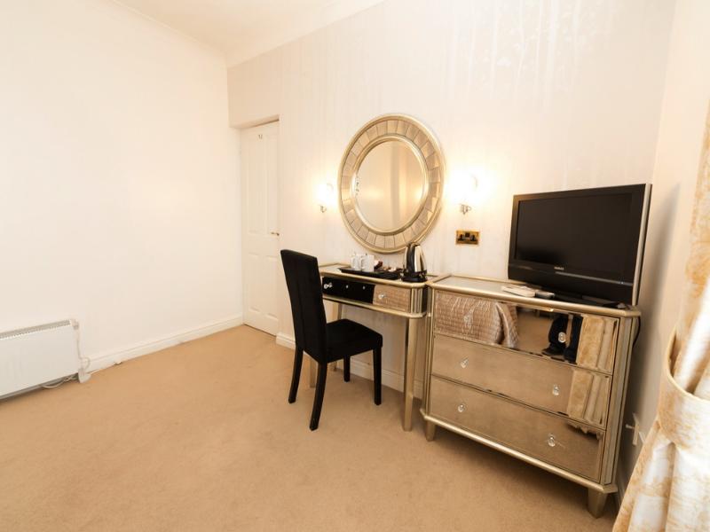 Gainsborough House Hotel  image