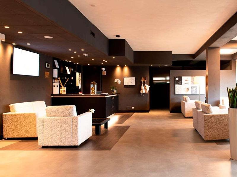 Smart Hotel King image
