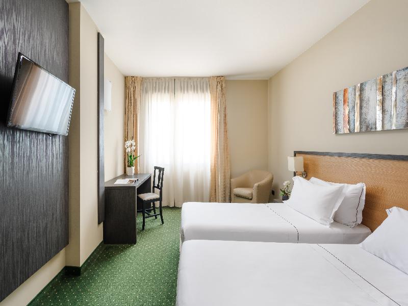 Smart Hotel King image